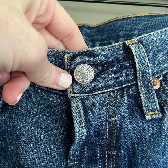 Levi's 501 Tapered Raw Hem Jeans Size 25 High Rise Mid‎ Blue Wash Rigid Denim - Picture 6 of 16